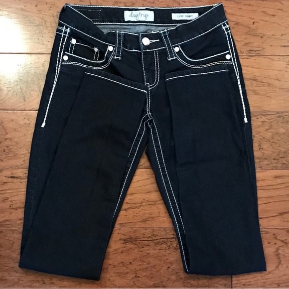 Daytrip - Dark Wash Lynx Jeans - 27L - Picture 2 of 8